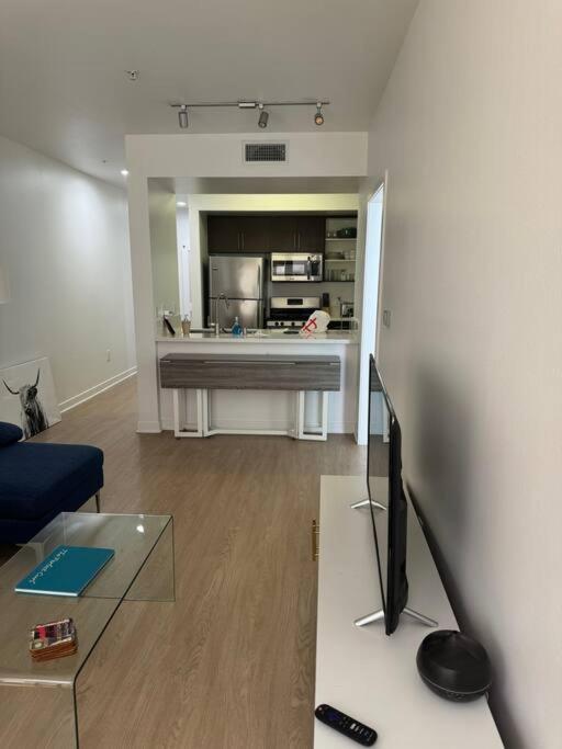 The Carlton- Modern-Luxury 2 Master Suites In Hrt Of Sm Steps To Ocean Ave Los Angeles Buitenkant foto